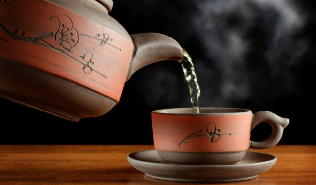 茶道之器 蓋碗與紫砂壺沖泡茶藝的奧秘